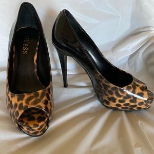 Never worn Guess Leopard high heels size 7 1/2